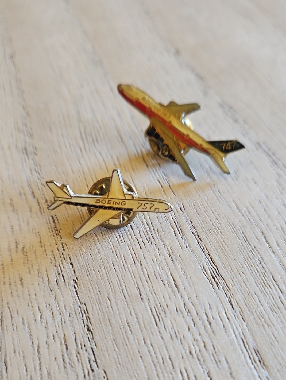 Boeing Aircraft family of planes lapel pins A 727 , 2 -747s, a 757 and a 767 - Picture 8 of 8